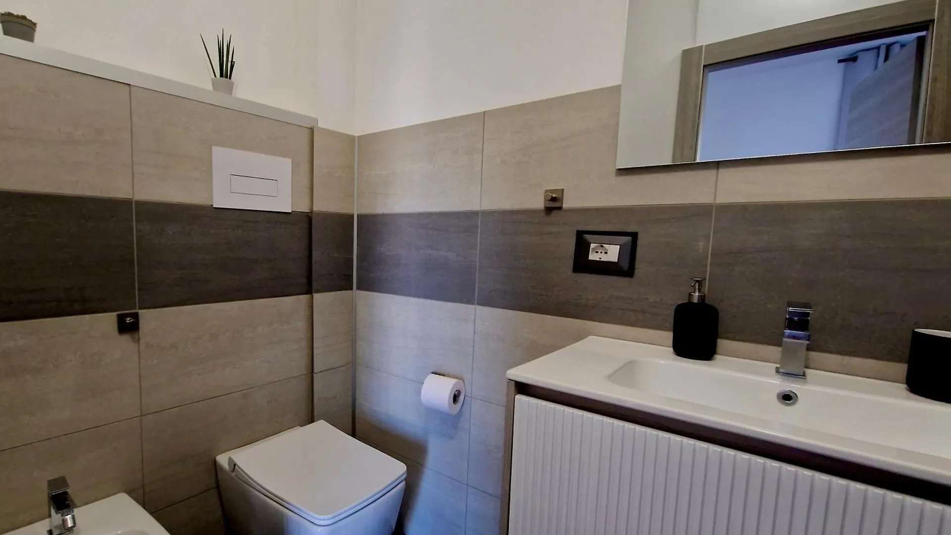 Cambria Rooms & Apartments Catania 0*,  Italy