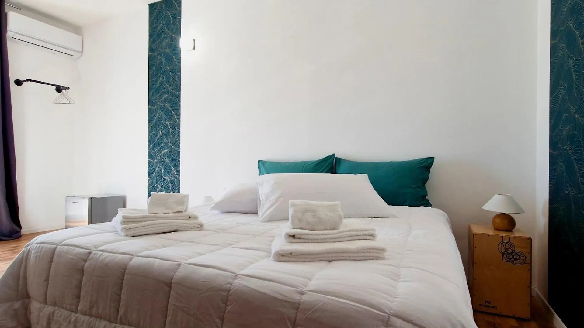 Cambria Rooms & Apartments Catania 0*,  Italy
